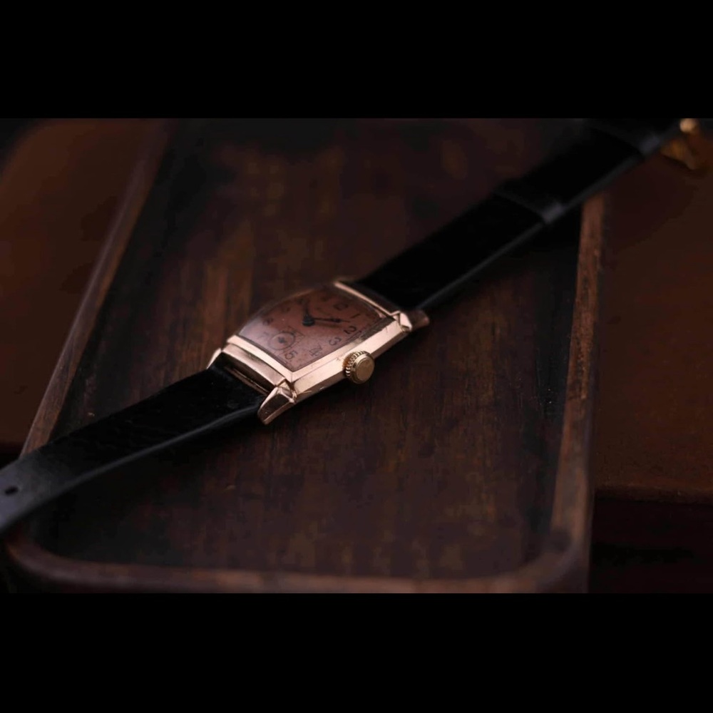1940s Bulova Lieutenant
14k Rose Gold-Filled Tonneau/Barrel Case Mechanical - Picture 5 of 9